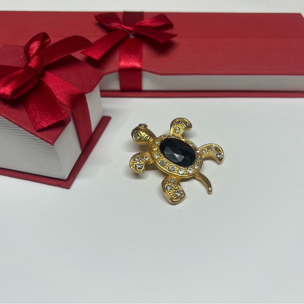 #22 Turtle Brooch Goldtone Brooch Rhinestones and Red stone Vintage